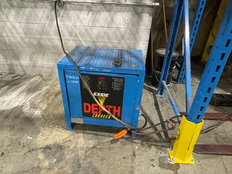 #7159-•-exude-depth-charger-forklift-battery-charger-image-2