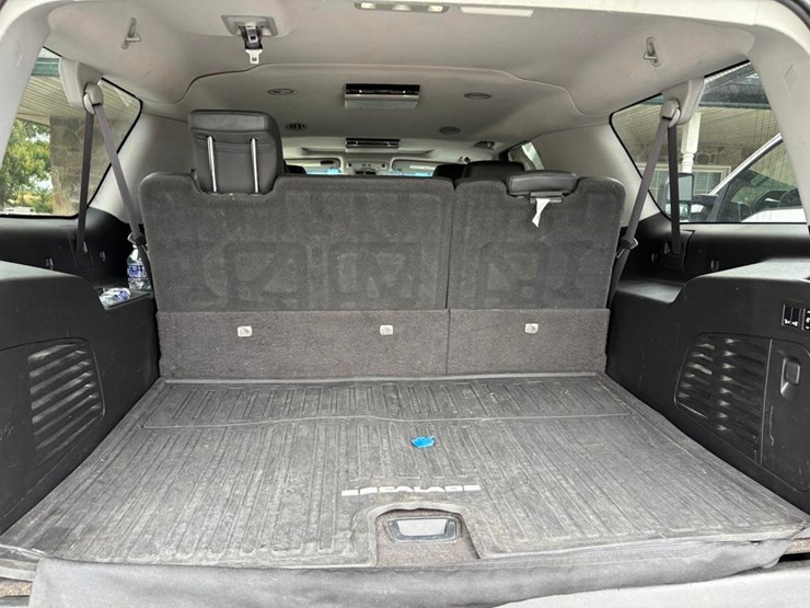2017-cadillac-escalade-image-13