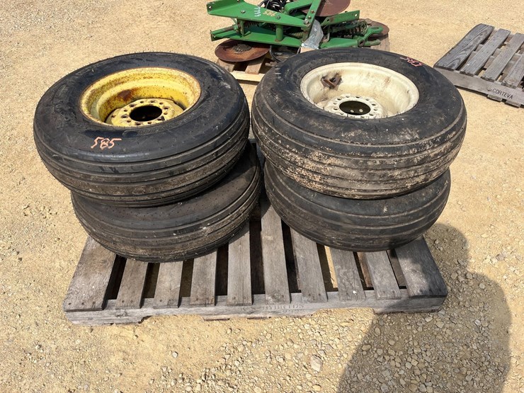 implement-tires-11l-15sl-image-1