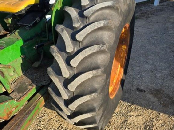 john-deere-2440-image-14