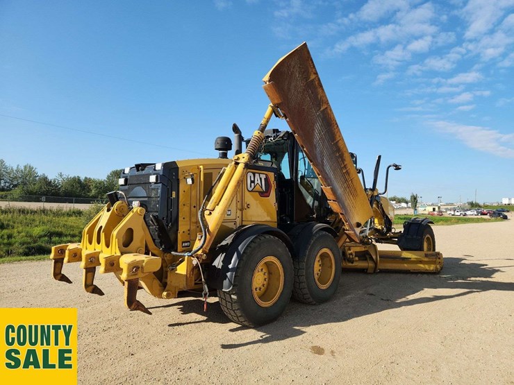 2020-caterpillar-150-awd-image-4