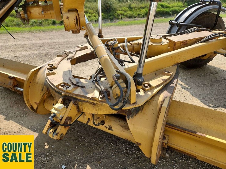 2015-caterpillar-160m-awd-image-37