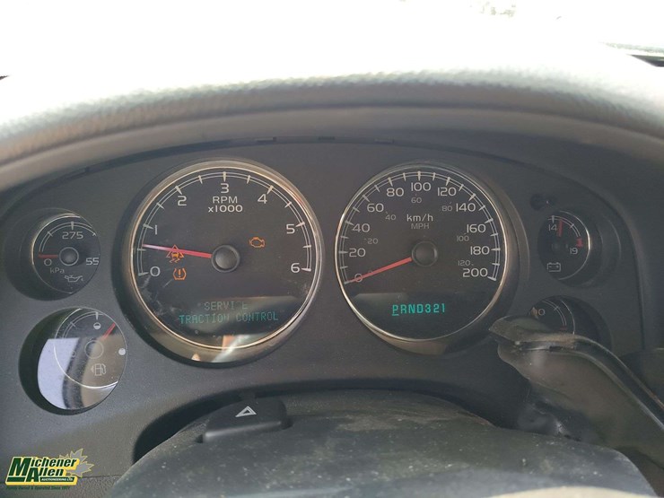 2007-chevrolet-suburban-image-9