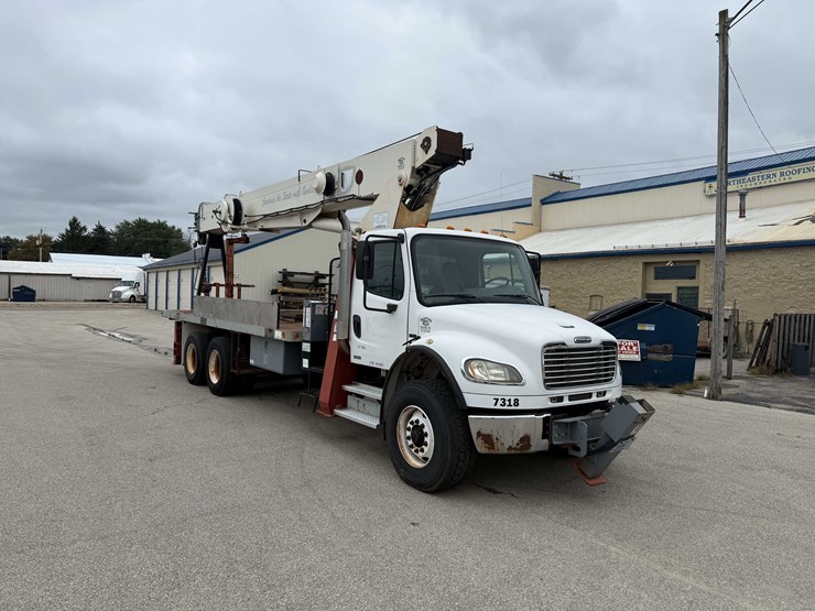 #2500-•-2005-freightliner-boom-truck-(has-wi-title)-(seymour,-wi)-image-9