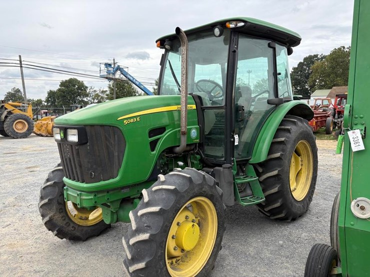 2012-john-deere-5083e-image-2