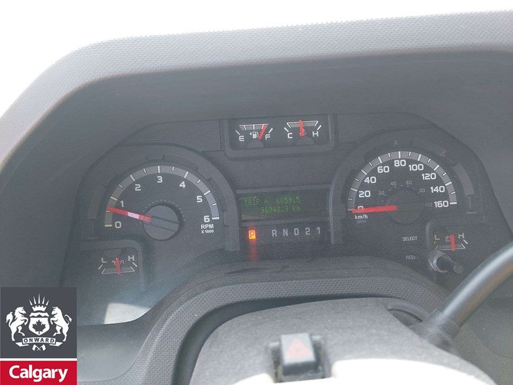 2014-ford-e-series-e-150-super-duty-4x2-3dr-passenger-van-image-8