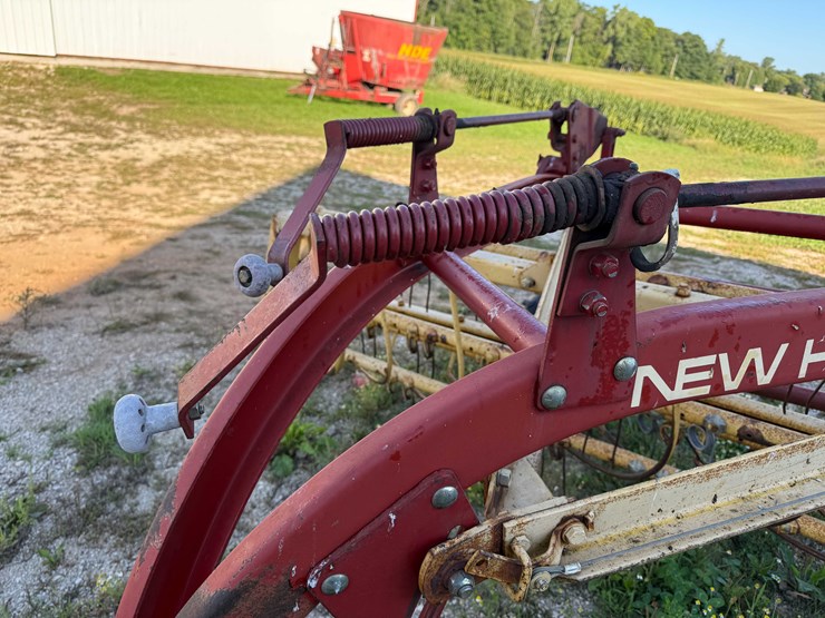 new-holland-258-image-6