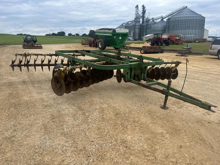 john-deere-210-image-2