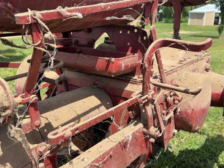 farmall-f-12-image-61