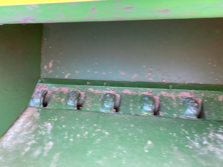 john-deere-8300-image-32