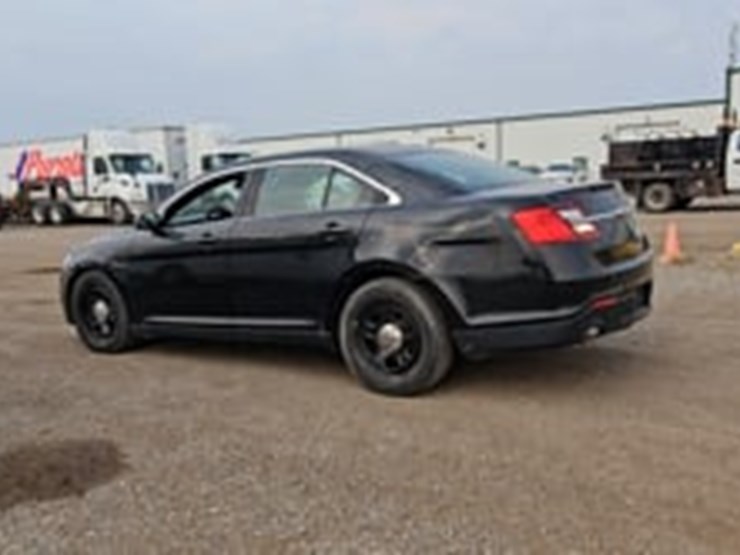 2014-ford-taurus-awd-4dr-sedan-image-28