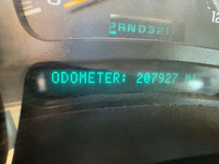 2004-gmc-3500-image-21