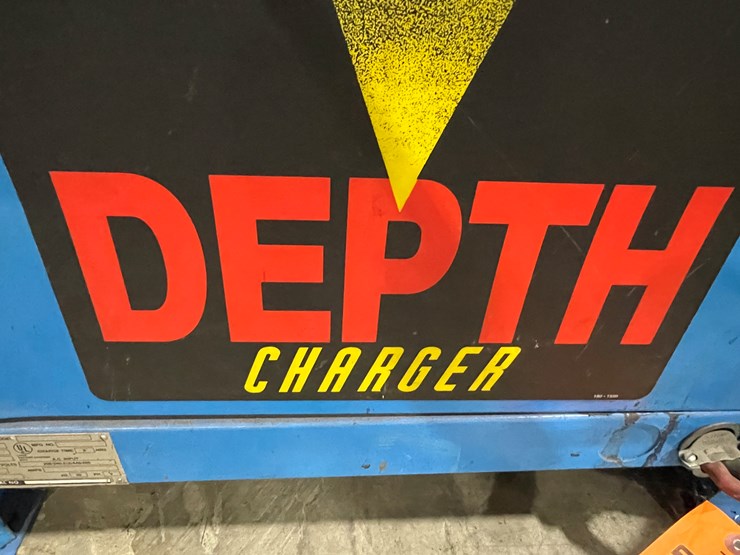 #7159-•-exude-depth-charger-forklift-battery-charger-image-9
