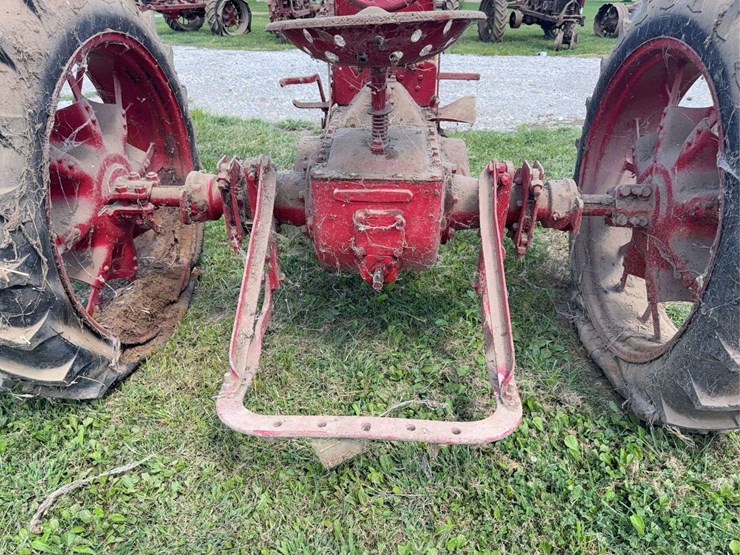 farmall-f-12-image-25