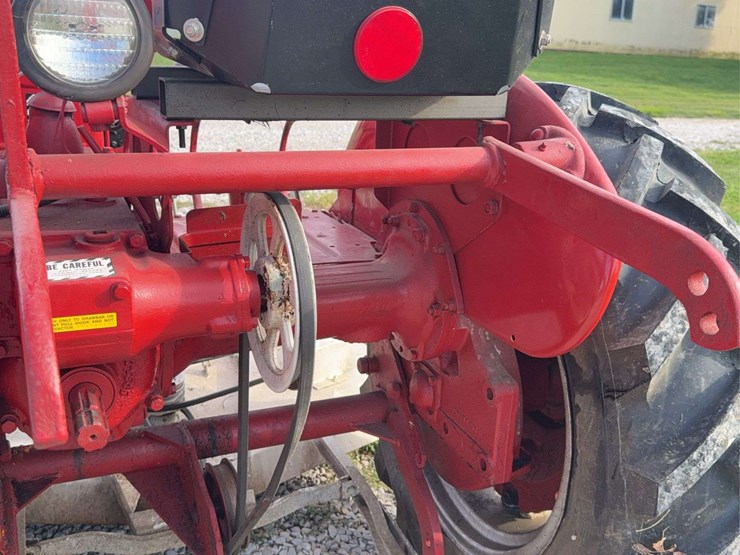 farmall-140-with-belly-mower-image-35
