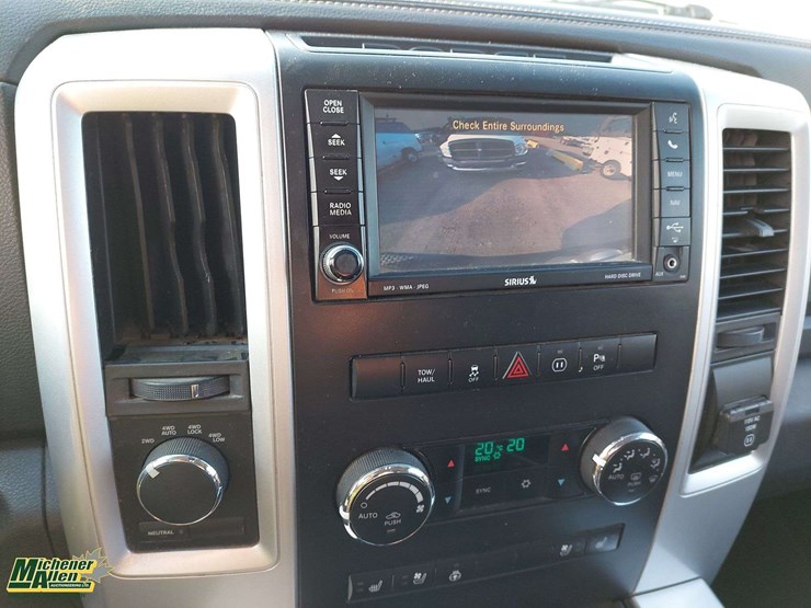 2011-ram-1500-st-image-8