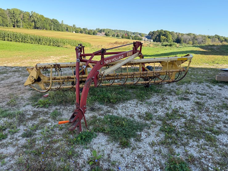 new-holland-258-image-1