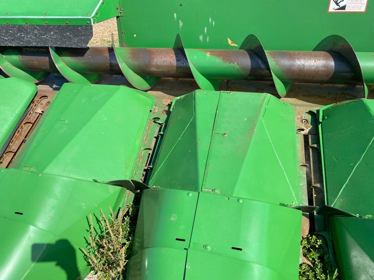 john-deere-844-image-22
