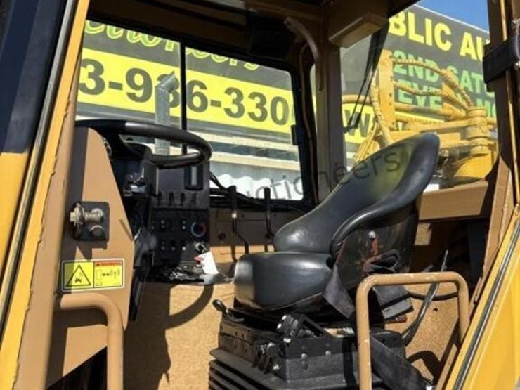 2007-caterpillar-613c-image-40