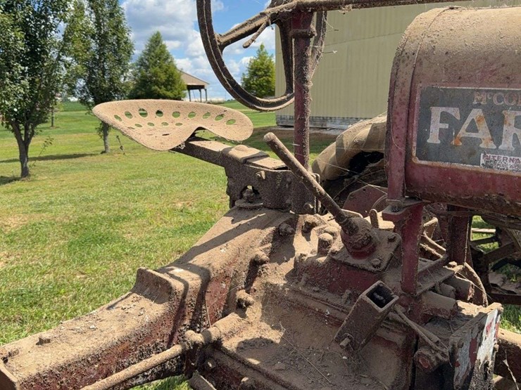 farmall-f-20-image-27