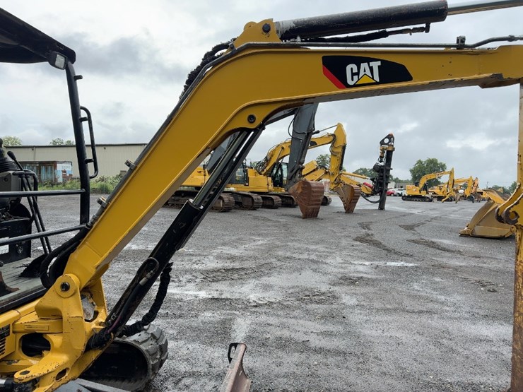 2016-caterpillar-304e2-cr-image-19
