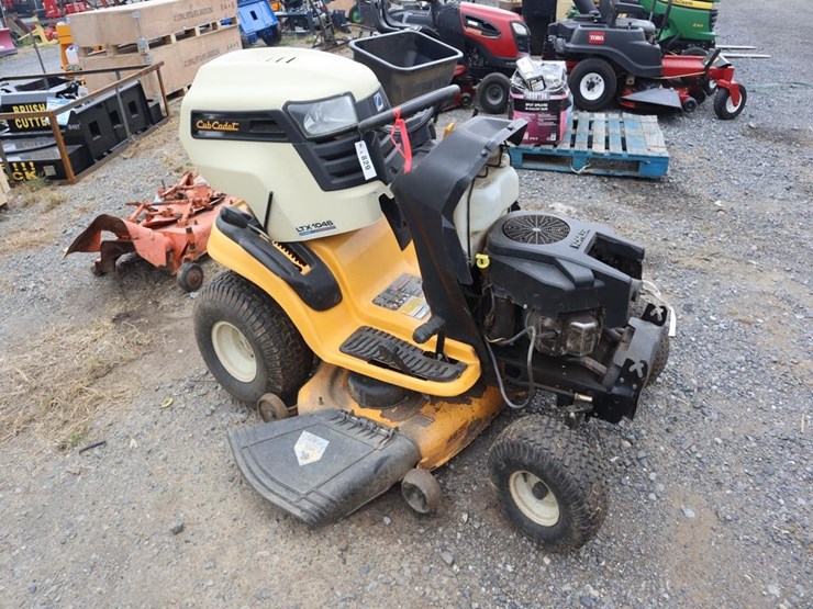 cub-cadet-riding-mower-image-2