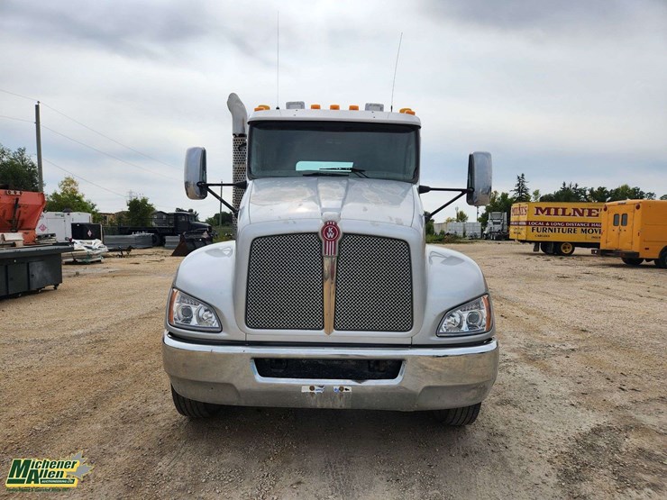 2009-kenworth-t370-image-11