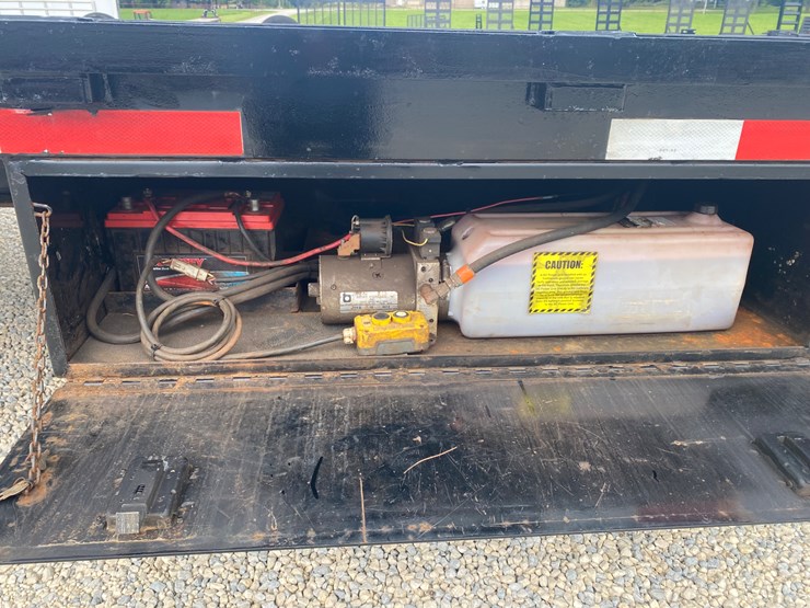 #3004-•-2013-corn-pro-30'-hydraulic-tail-gooseneck-trailer-(helenville,-wi)-(has-wi-title)-image-10