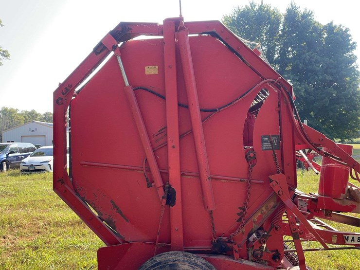 massey-ferguson-560-image-25