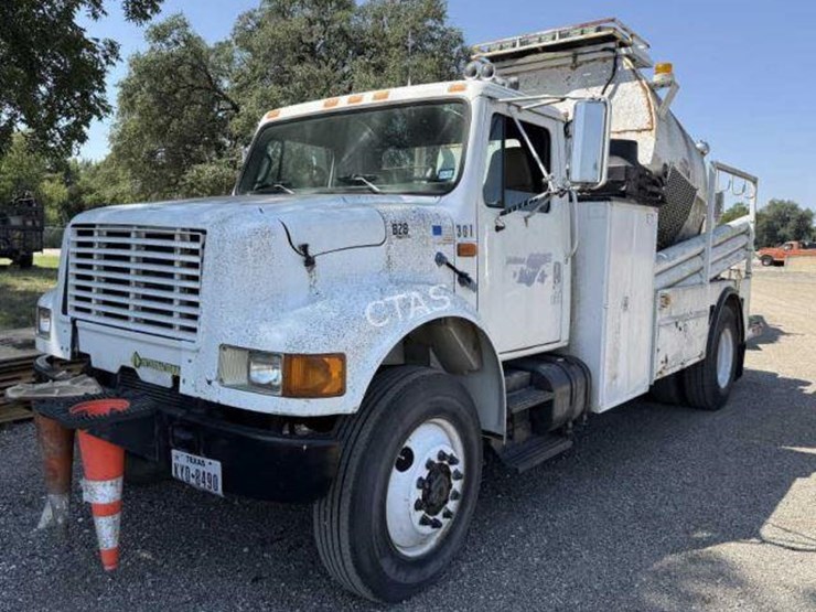 #683-•-international-power-rodder-truck-image-2