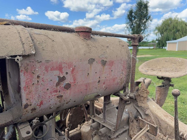 farmall-f-20-image-60