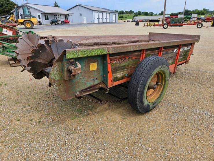 #149-•-new-idea-manure-spreader-image-5