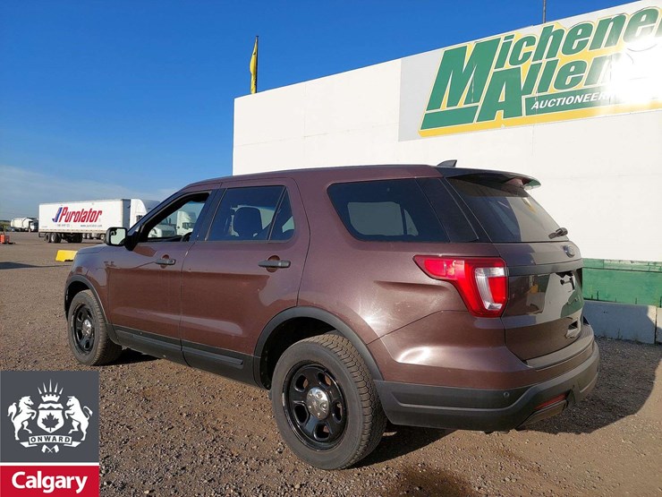 2018-ford-explorer-image-2
