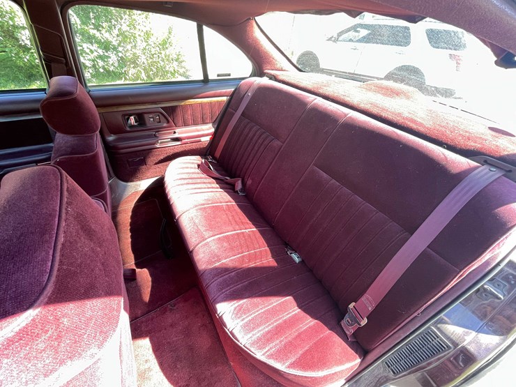 #3290-•-1994-oldsmobile-eighty-eight-(has-wi-title)-(kingston,-wi)-image-42