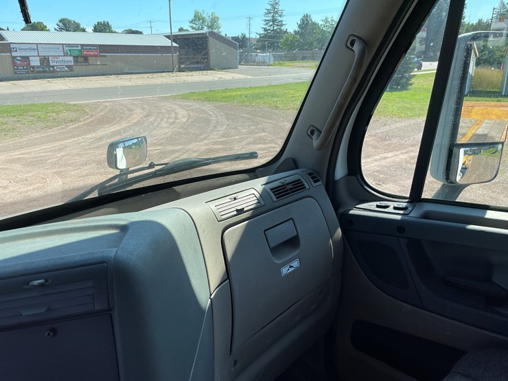 #2750-•-2014-freightliner-cascadia-single-axle-day-cab-truck-(has-wi-title)-(title-in-delay)-(ashland,-wi)-image-49