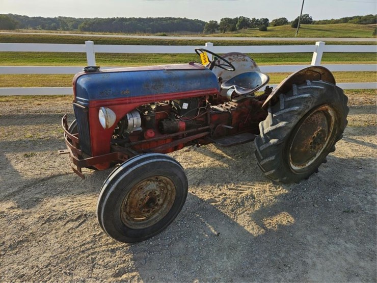 1951-ford-8n-image-1