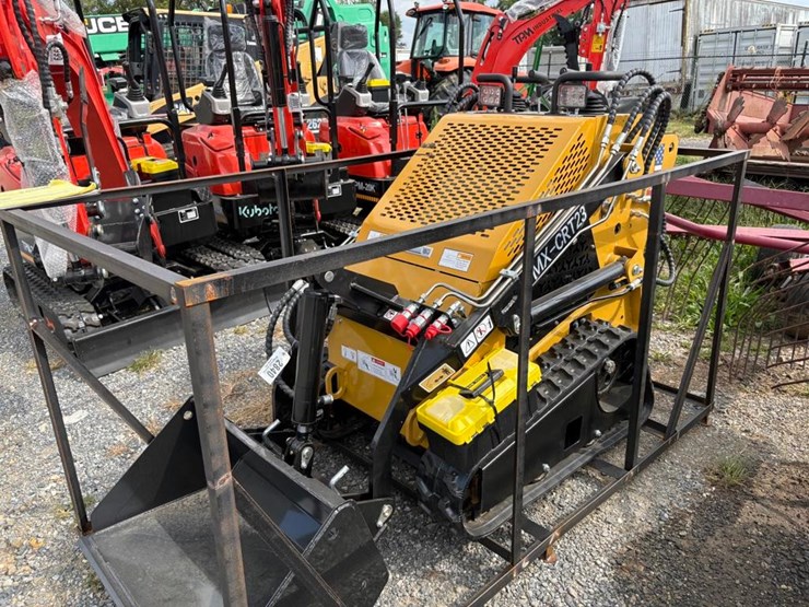 agt-mx-crt23-compact-track-loader-image-2