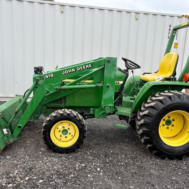 JOHN DEERE 790