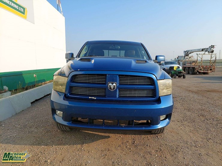 2011-ram-1500-st-image-17