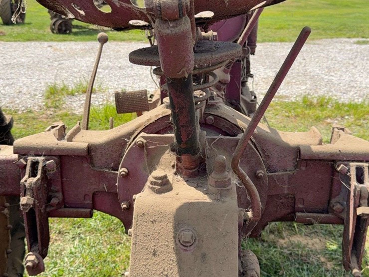 farmall-f-20-image-28