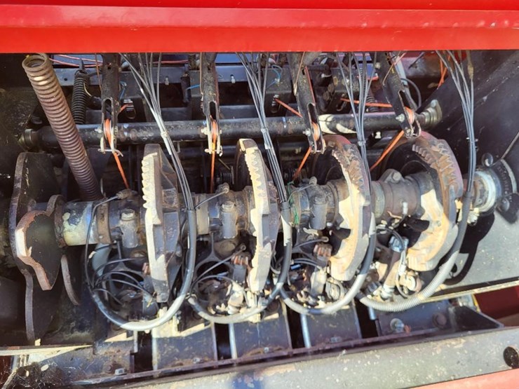 1997-new-holland-590-image-55