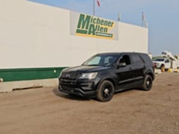 2017-ford-explorer-image-25