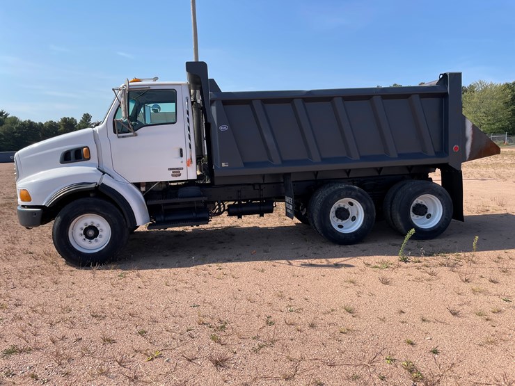 2005-sterling-lt9500-image-25