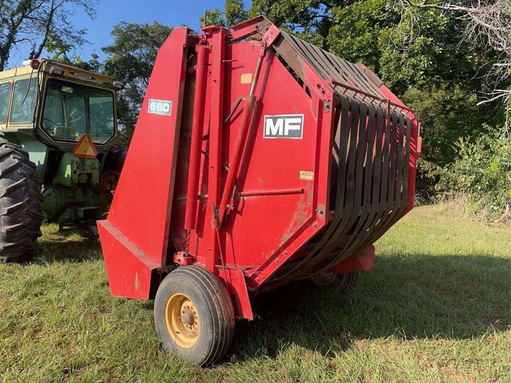 massey-ferguson-560-image-3