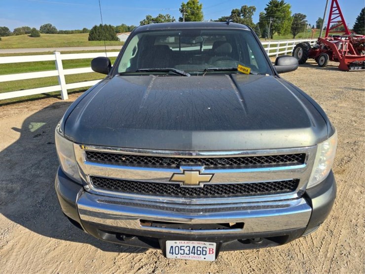 2011-chevrolet-2500-image-10