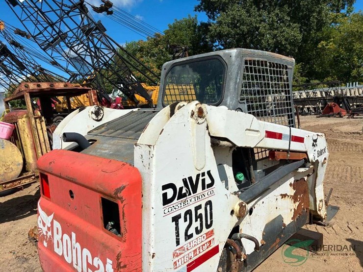 bobcat-t250-image-11