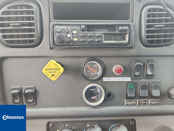 2004-freightliner-m2-106-s/a-emergency-support-truck-image-16