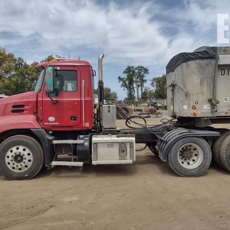 2012 MACK PINNACLE CXU613