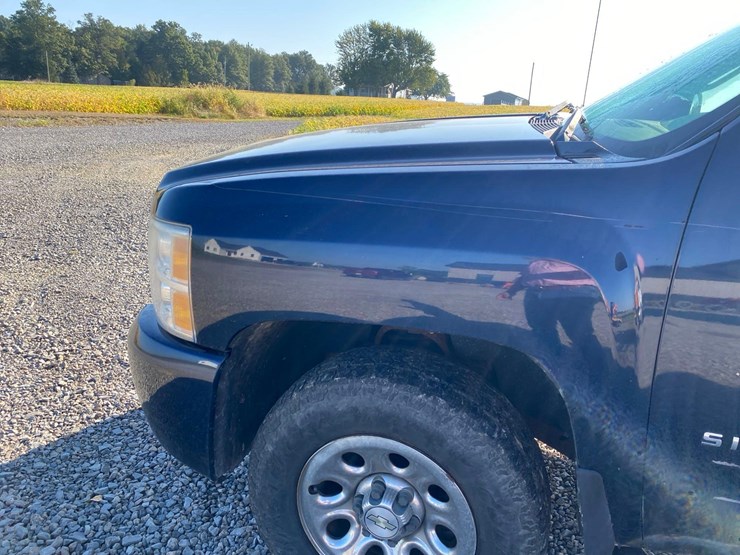 2010-chevy-silverado-image-17
