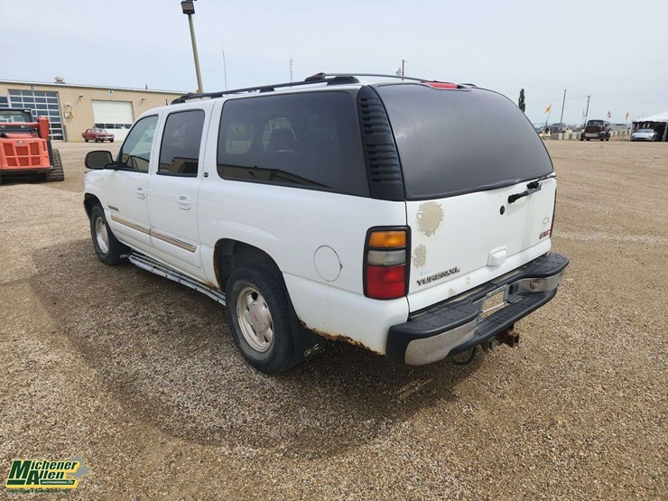 2004-gmc-yukon-xl-image-3